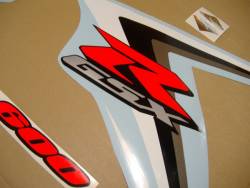 Suzuki GSX-R 600 K7 red logo graphics