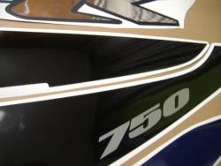 Suzuki GSXR 750 2000 black decals