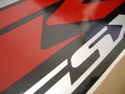 Suzuki GSX-R 750 K7 black logo graphics