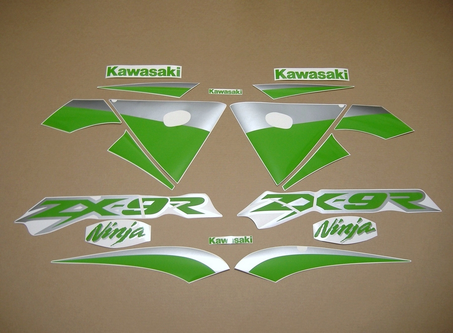 Autocollant Protection Bouchon Réservoir – Compatible Kawasaki ZX-9R (2000-2003) – Carbone Noir – Fabrication Italie