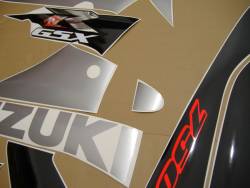 Suzuki GSXR 750 2011 red labels graphics