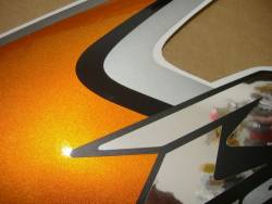 Suzuki GSXR 600 K8 orange stickers